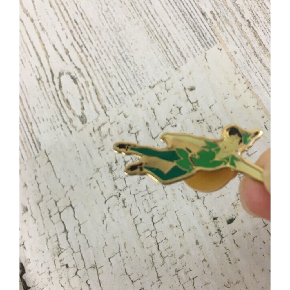 Disney Pin Flying Peter Pan Japan Tokyo Gold 4304 Small - Picture 3 of 8